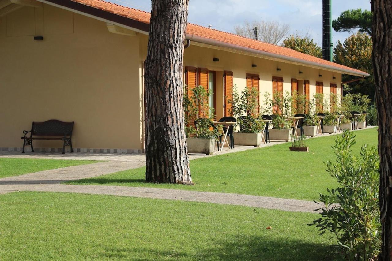 Villa Rosy Torre del Lago Puccini Buitenkant foto