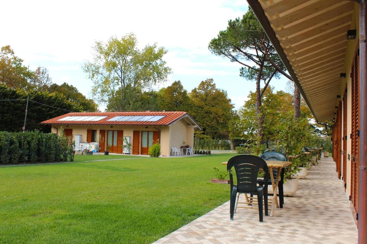 Villa Rosy Torre del Lago Puccini Buitenkant foto