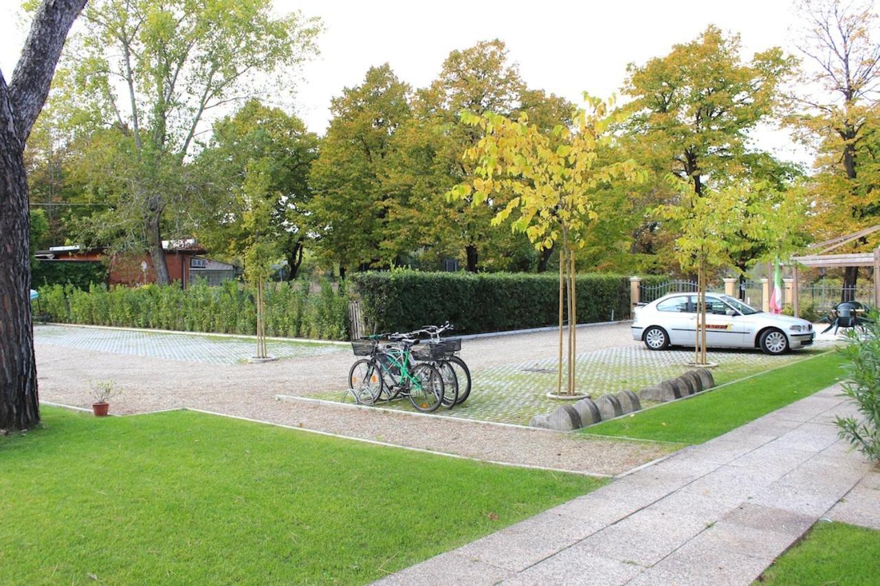 Villa Rosy Torre del Lago Puccini Buitenkant foto