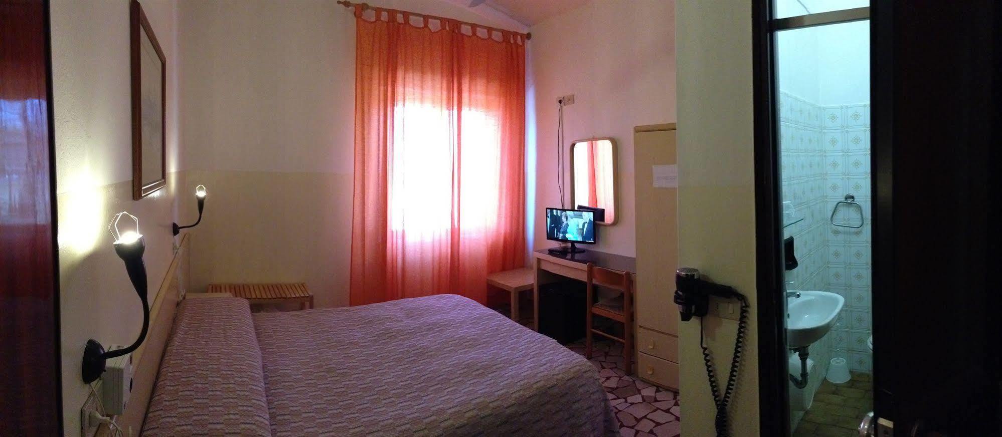 Villa Rosy Torre del Lago Puccini Buitenkant foto