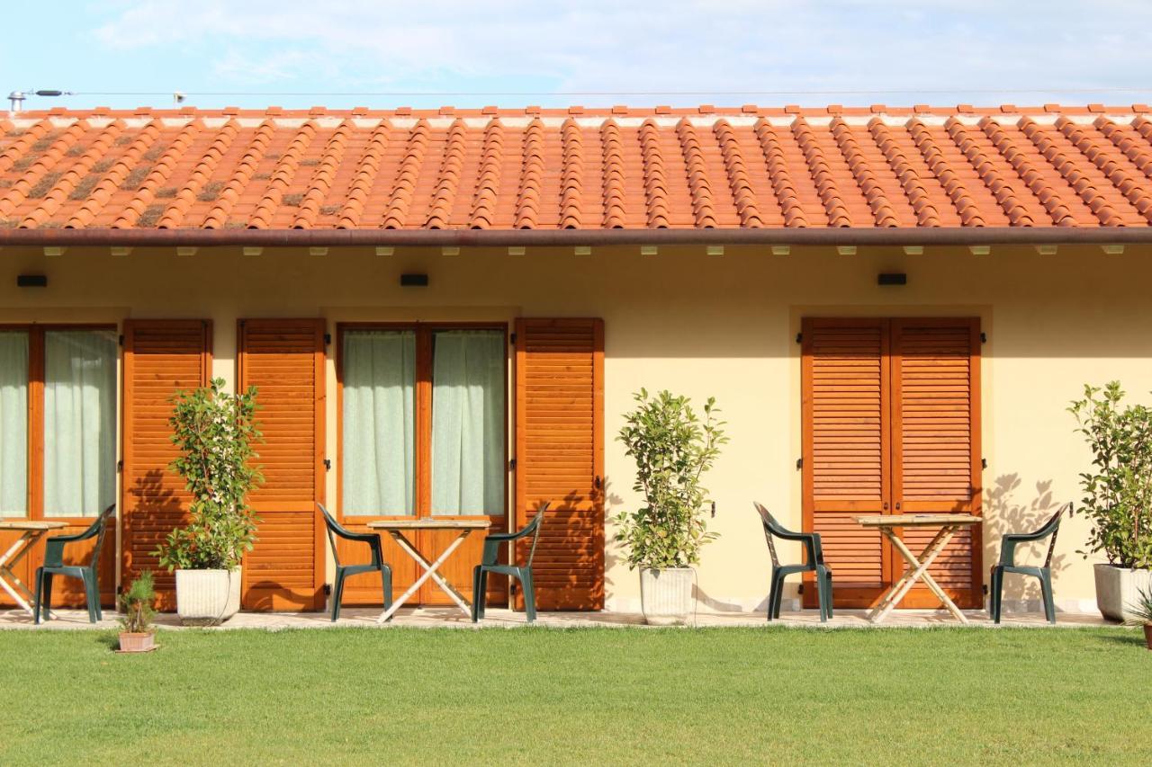 Villa Rosy Torre del Lago Puccini Buitenkant foto