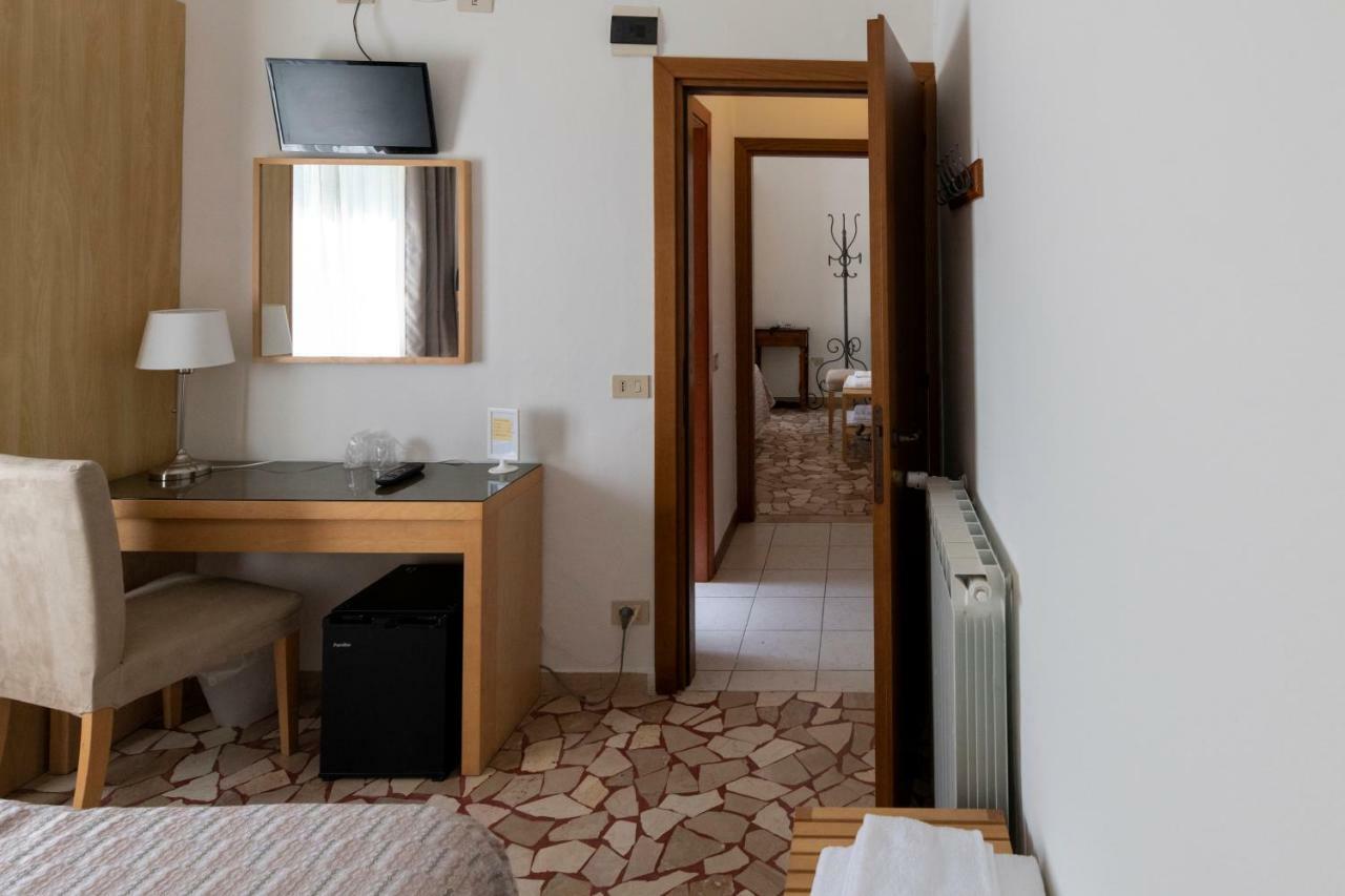 Villa Rosy Torre del Lago Puccini Buitenkant foto