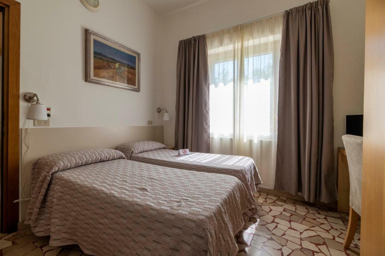 Villa Rosy Torre del Lago Puccini Buitenkant foto