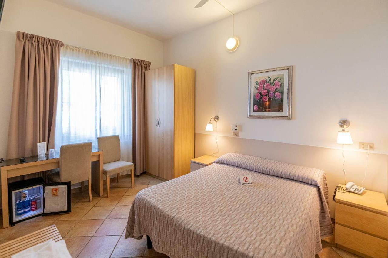 Villa Rosy Torre del Lago Puccini Buitenkant foto