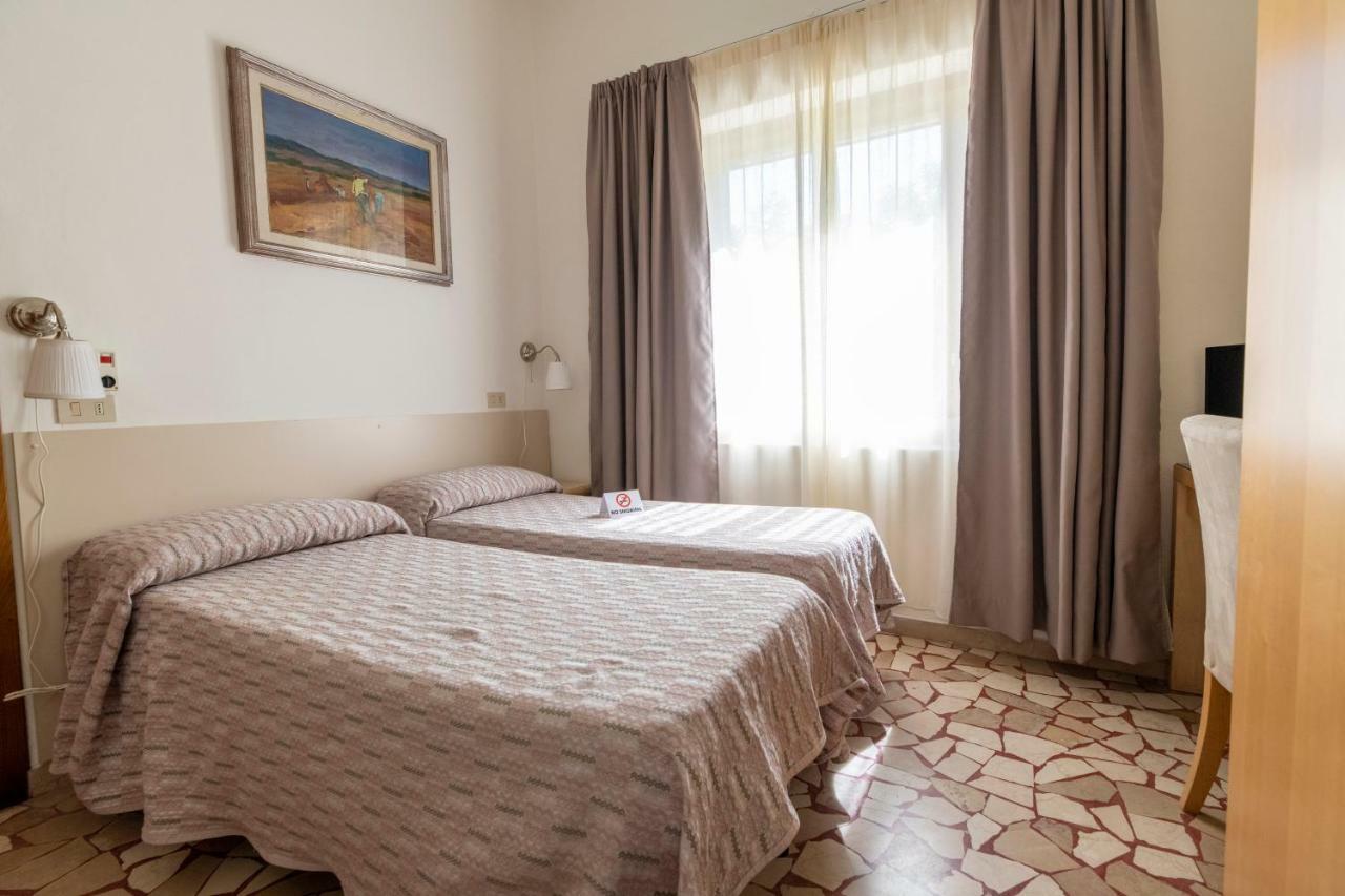 Villa Rosy Torre del Lago Puccini Buitenkant foto
